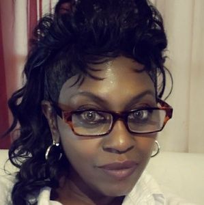 Meet your Posher, Bobbi